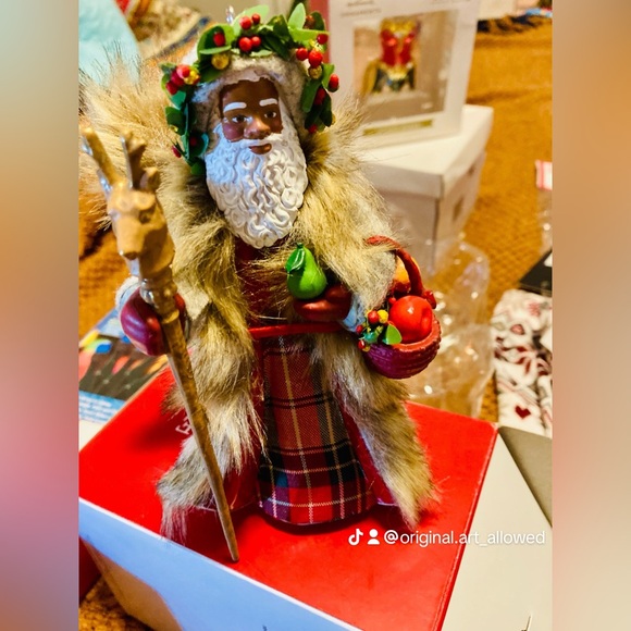 1 Big classic traditional FULL BODY FIGURE Santa Claus...
